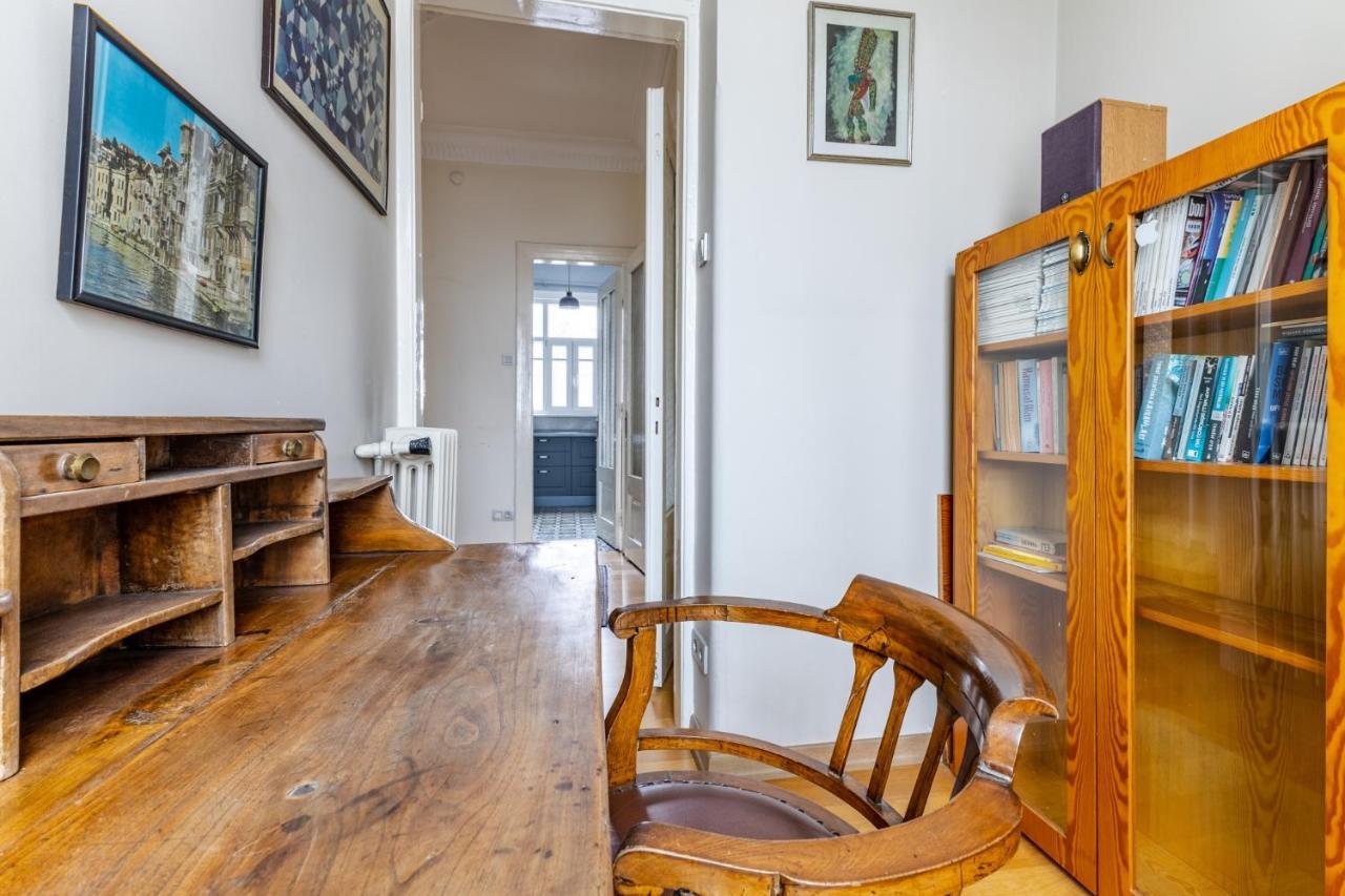 Flat With Balcony And Bosphorus View In Beyoglu Apartment Истанбул Екстериор снимка
