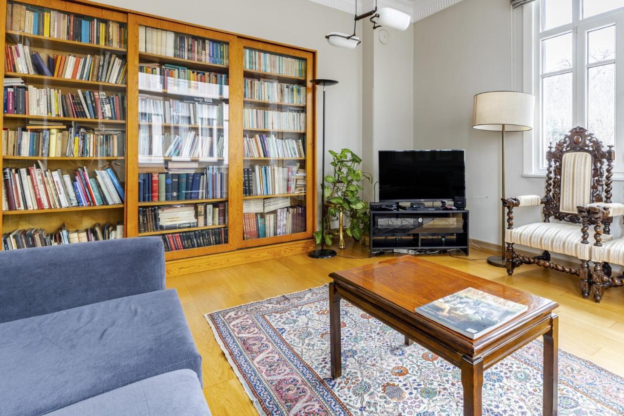 Flat With Balcony And Bosphorus View In Beyoglu Apartment Истанбул Екстериор снимка